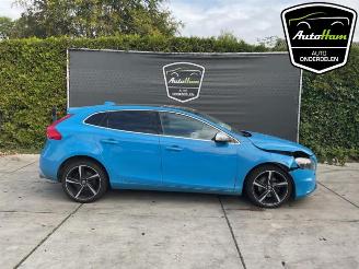 Damaged car Volvo V-40 V40 (MV), Hatchback 5-drs, 2012 / 2019 1.6 T3 GTDi 16V 2013/10