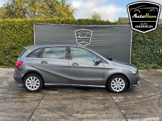 Damaged car Mercedes B-klasse B (W246), Hatchback, 2011 / 2018 1.6 B-180 BlueEFFICIENCY Turbo 16V 2012/11