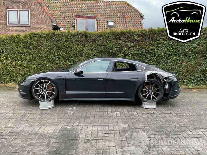 Porsche Taycan Taycan (Y1A), Sedan, 2019 79/84 kWh