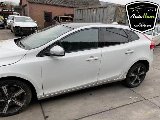 Volvo V-40 V40 (MV), Hatchback 5-drs, 2012 / 2019 1.5 T3 16V Geartronic picture 5