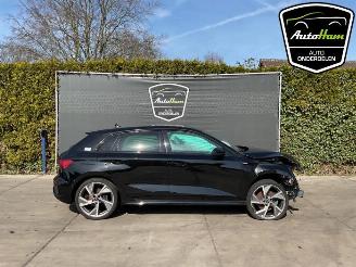 Coche siniestrado Audi A3 A3 Sportback (8YA), Hatchback 5-drs, 2019 1.5 35 TFSI 16V Mild Hybrid 2020/11