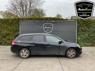 škoda osobní automobily Peugeot 308 308 SW (L4/L9/LC/LJ/LR), Combi 5-drs, 2014 / 2021 1.2 12V e-THP PureTech 110 2017/7