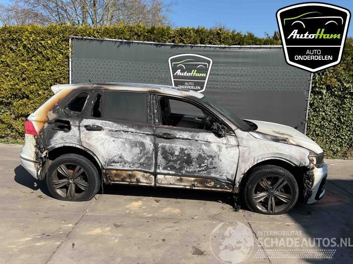 Volkswagen Tiguan Tiguan (AD1), SUV, 2016 / 2024 2.0 TSI 16V 4Motion