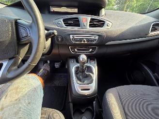 Renault Grand-scenic 1.4 16V TCe 130 MPV  Benzine 1.397cc 96kW (131pk) FWD 2009-02/2016-09 (JZ0FA; JZ0FB; JZ1VA; JZ1VB; JZDVA) H4J700; H4JA7 picture 14