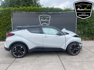 Salvage car Toyota C-HR C-HR (X1,X5), SUV, 2016 2.0 16V Hybrid 2023/6