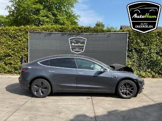 Démontage voiture Tesla Model 3 Model 3, Sedan, 2017 Long Range AWD 75 kWh 2020/6