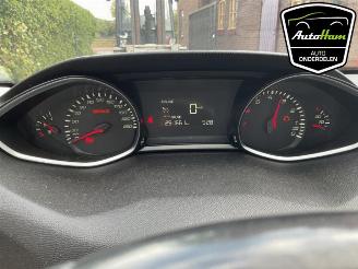 Peugeot 308 308 SW (L4/L9/LC/LJ/LR), Combi 5-drs, 2014 / 2021 1.2 12V e-THP PureTech 130 picture 16