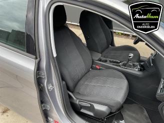 Peugeot 308 308 SW (L4/L9/LC/LJ/LR), Combi 5-drs, 2014 / 2021 1.2 12V e-THP PureTech 130 picture 27