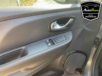 Renault Clio Clio IV Estate/Grandtour (7R), Combi 5-drs, 2012 / 2021 0.9 Energy TCE 90 12V picture 17