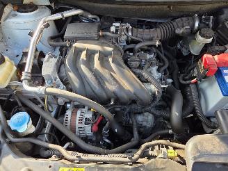 Nissan Qashqai 1.6 16V SUV  Benzine 1.598cc 86kW (117pk) FWD 2010-11/2014-01 (J10A; J10B) HR16DE picture 15