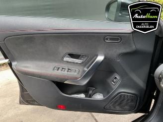 Mercedes Cla-klasse CLA (118.3), Sedan, 2019 1.3 CLA-200 Turbo 16V picture 21