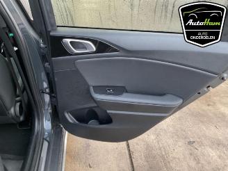 Kia Cee d Ceed (CDB5/CDBB), Hatchback 5-drs, 2018 1.5 T-GDI 16V picture 31