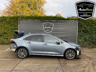 Vrakbiler auto Toyota Corolla Corolla (E21), Sedan, 2019 1.8 VVTi 16V Hybrid 2020/5