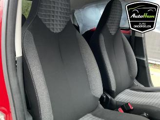 Peugeot 108 108, Hatchback, 2014 1.0 12V VVT-i picture 24