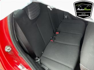 Peugeot 108 108, Hatchback, 2014 1.0 12V VVT-i picture 22