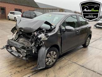 Toyota Yaris Yaris III (P13), Hatchback, 2010 / 2020 1.0 12V VVT-i picture 4