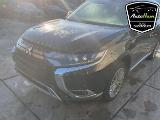 Mitsubishi Outlander Outlander (GF/GG), SUV, 2012 / 2022 2.4 16V PHEV 4x4 picture 5