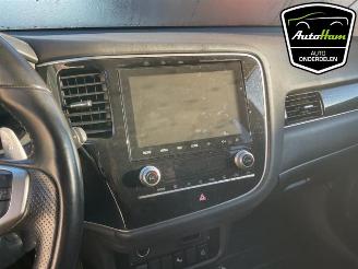 Mitsubishi Outlander Outlander (GF/GG), SUV, 2012 / 2022 2.4 16V PHEV 4x4 picture 20