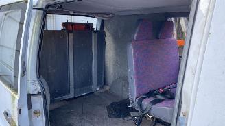 Mercedes Vito 2.3 108D Bus  Diesel 2.299cc 58kW (79pk) FWD 1996-02/1999-01 (638.164) OM601942 picture 6