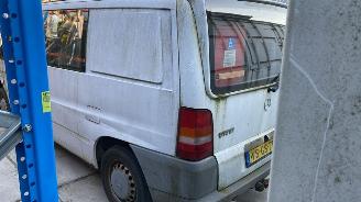 Mercedes Vito 2.3 108D Bus  Diesel 2.299cc 58kW (79pk) FWD 1996-02/1999-01 (638.164) OM601942 picture 3