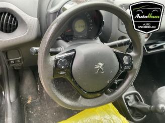 Peugeot 108 108, Hatchback, 2014 1.0 12V VVT-i picture 15