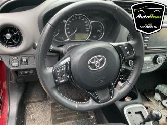 Toyota Yaris Yaris III (P13), Hatchback, 2010 / 2020 1.5 16V Hybrid picture 16