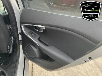 Volvo V-40 V40 (MV), Hatchback 5-drs, 2012 / 2019 1.6 T2 GTDi 16V picture 26