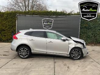 Salvage car Volvo V-40 V40 (MV), Hatchback 5-drs, 2012 / 2019 1.6 T2 GTDi 16V 2014/9