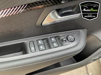 Peugeot 208 208 II (UB/UH/UP), Hatchback 5-drs, 2019 1.2 Hybrid 100 picture 18