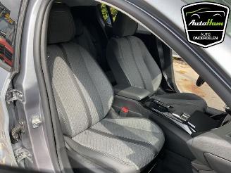 Peugeot 208 208 II (UB/UH/UP), Hatchback 5-drs, 2019 1.2 Hybrid 100 picture 25