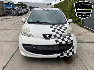 Peugeot 107 107, Hatchback, 2005 / 2014 1.0 12V picture 3