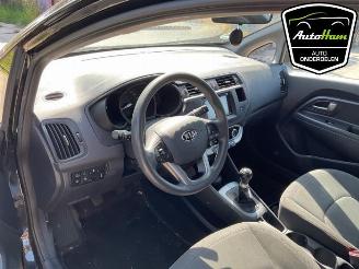 Kia Rio Rio III (UB), Hatchback, 2011 / 2017 1.2 CVVT 16V picture 11