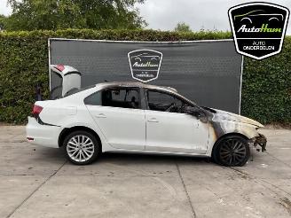 Salvage car Volkswagen Jetta Jetta IV (162/16A), Sedan, 2010 / 2017 1.4 TSI Hybrid 16V 2013/6