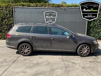 Coche siniestrado Volkswagen Passat Passat Variant (365), Combi, 2010 / 2015 1.4 TSI 16V 2013/10