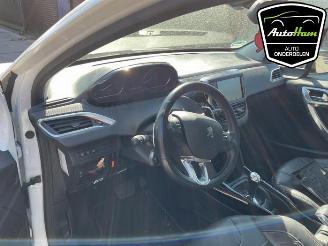 Peugeot 2008 2008 (CU), MPV, 2013 / 2019 1.2 Vti 12V PureTech 82 picture 17