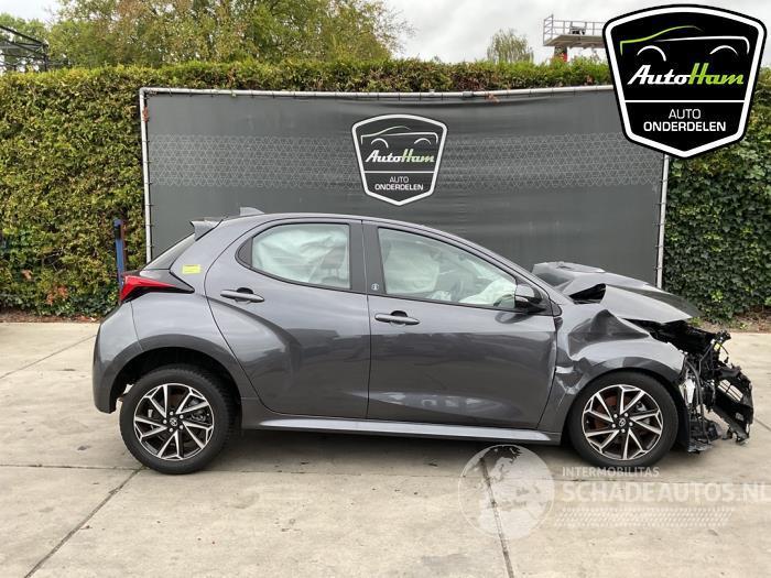 Toyota Yaris Yaris IV (P21/PA1/PH1), Hatchback, 2020 1.5 12V Hybrid 115