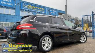 damaged passenger cars Peugeot 308 308 SW (L4/L9/LC/LJ/LR), Combi 5-drs, 2014 / 2021 1.6 BlueHDi 120 2015/4