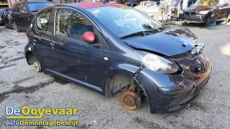 Salvage car Toyota Aygo Aygo (B10), Hatchback, 2005 / 2014 1.0 12V VVT-i 2005/12