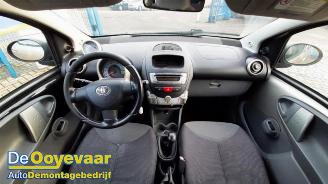 Toyota Aygo Aygo (B10), Hatchback, 2005 / 2014 1.0 12V VVT-i picture 2