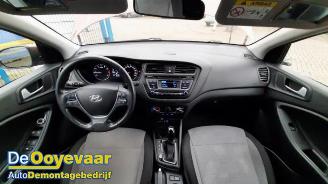 Hyundai I-20 i20 (GBB), Hatchback, 2014 1.4i 16V picture 2