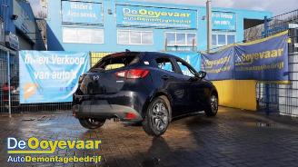 Coche siniestrado Mazda 2 2 (DJ/DL), Hatchback, 2014 1.5 SkyActiv-G 90 2019/5