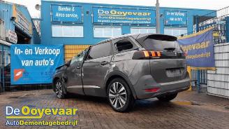Salvage car Peugeot 5008 5008 II (M4/MC/MJ/MR), MPV, 2016 1.2 12V e-THP PureTech 130 2017/12