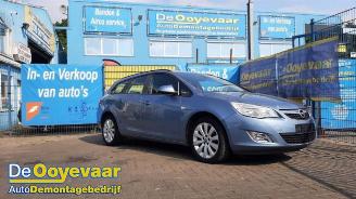 Opel Astra Astra J Sports Tourer (PD8/PE8/PF8), Combi, 2010 / 2015 1.4 Turbo 16V picture 1