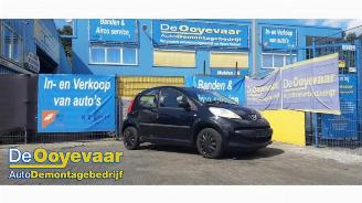 Salvage car Peugeot 107 107, Hatchback, 2005 / 2014 1.0 12V 2006/3