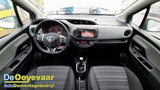 Toyota Yaris Yaris III (P13), Hatchback, 2010 / 2020 1.0 12V VVT-i picture 2