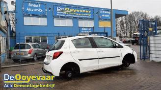 Salvage car Toyota Yaris Yaris III (P13), Hatchback, 2010 / 2020 1.0 12V VVT-i 2015/12