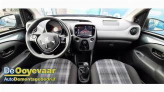 Peugeot 108 108, Hatchback, 2014 1.0 12V VVT-i picture 2