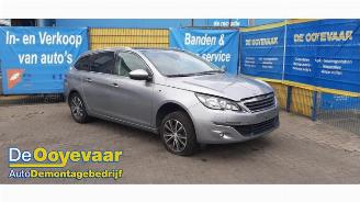 krockskadad bil auto Peugeot 308 308 SW (L4/L9/LC/LJ/LR), Combi 5-drs, 2014 / 2021 1.2 12V e-THP PureTech 130 2015/3