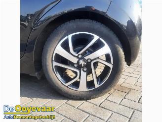 Peugeot 108 108, Hatchback, 2014 1.2 VTi 12V picture 4