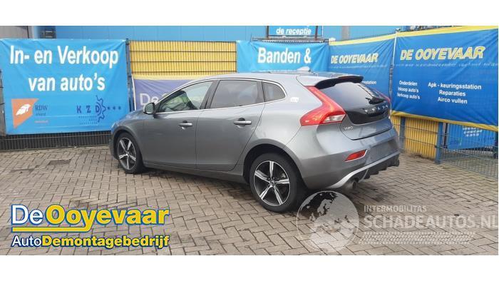 Volvo V-40 V40 (MV), Hatchback 5-drs, 2012 / 2019 1.5 T2 16V Geartronic